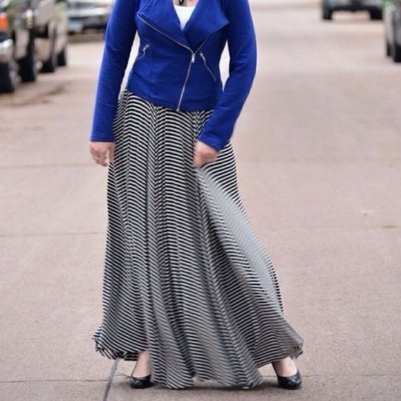 Rachel Pally Women's Seamless Maxi Rib Skirt Striped Black and White Small - Picture 1 of 9
